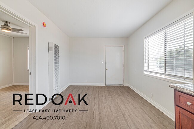 Foto del edificio - 731 E Jefferson Blvd
