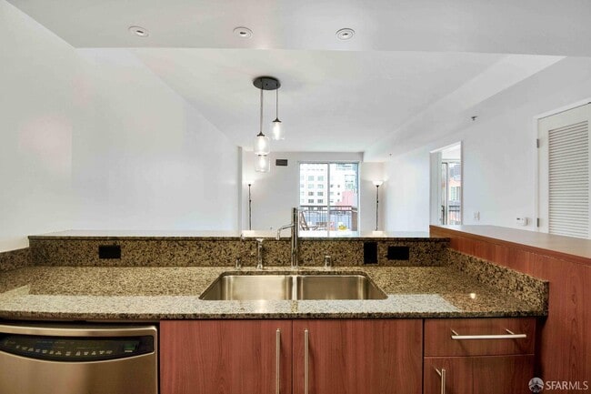 Building Photo - 50 Lansing St