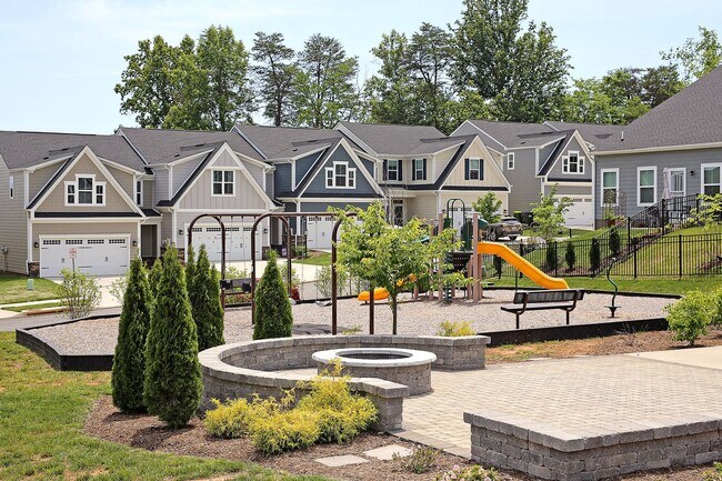 Foto del edificio - Berkmar Overlook Home with 2-Car Garage & ...
