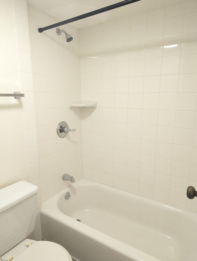 Building Photo - 1329