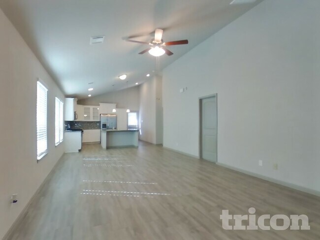 Building Photo - 9845 Gln Brk Ln