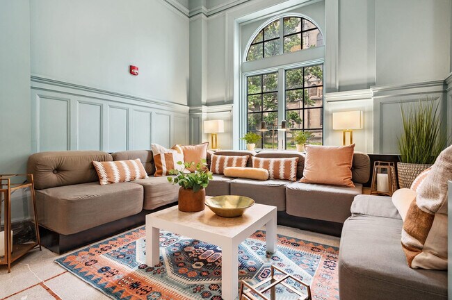 Foto del edificio - 120 S Whitfield St