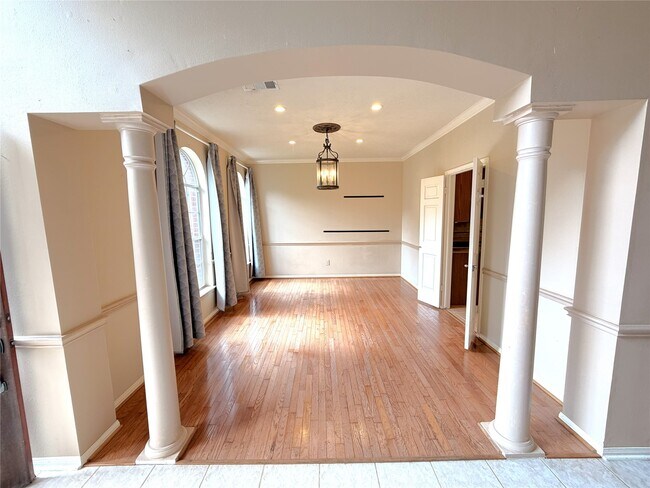 Building Photo - 3631 Lauderwood Ln