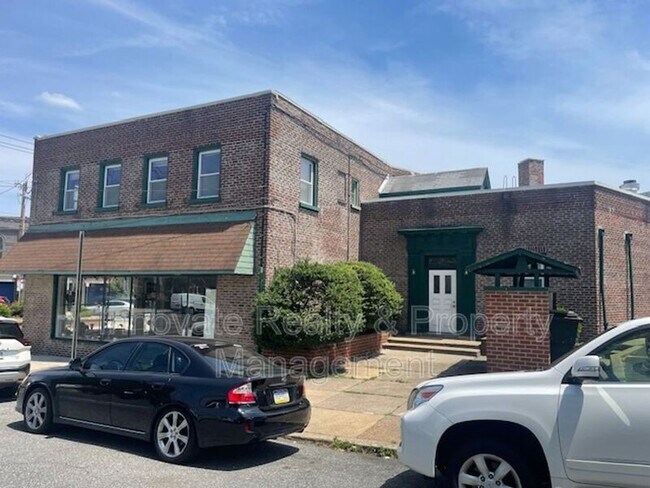 Foto del edificio - 7950 Oxford Ave