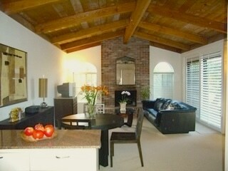 Foto del edificio - 5932 Soledad Mountain Rd