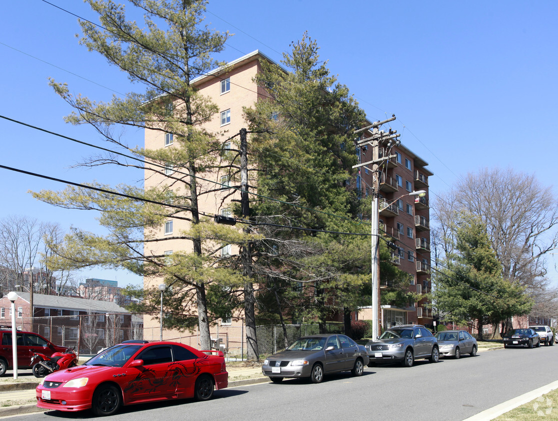 Building Photo - Lauren Towers Apartments