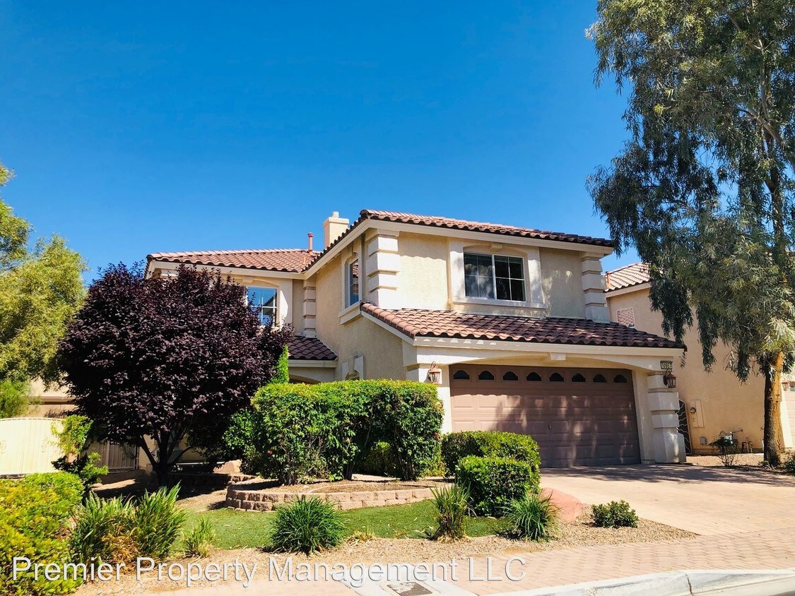 Foto principal - 10957 Royal Highlands St