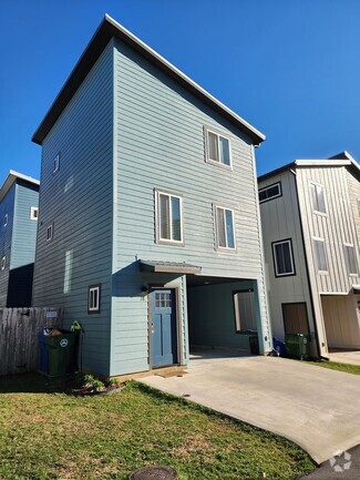 Building Photo - 28 E Citra St