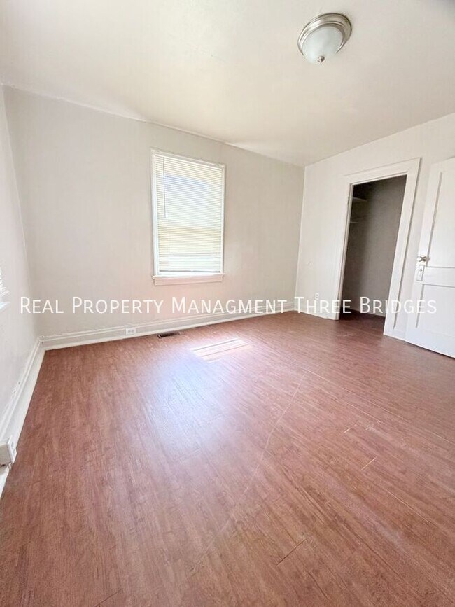 Foto del edificio - 8344 Eton Pl
