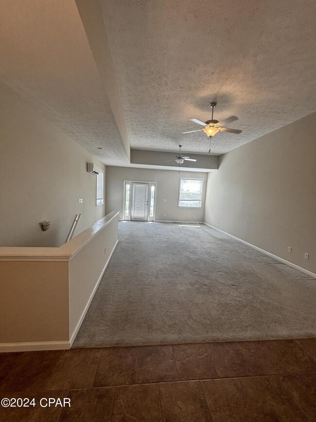 Building Photo - 6722 Thomas Dr