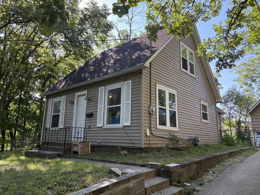 Foto principal - 3002 Woodland St