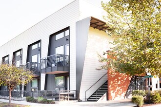 Building Photo - 49 Navasota St