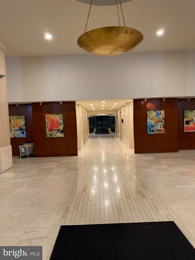 Foto del edificio - 301 N Beauregard St