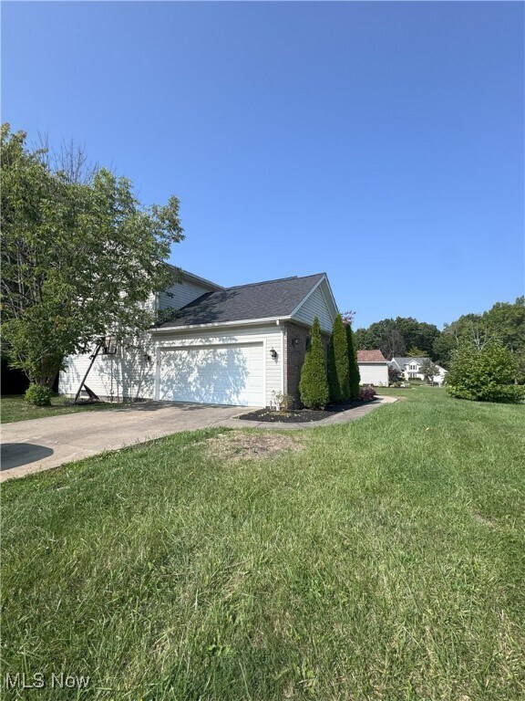 11814 Craig Dr Strongsville, OH 44149 – photo 3