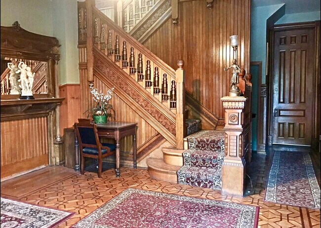 Foyer & Stairs - 728 N 5th St
