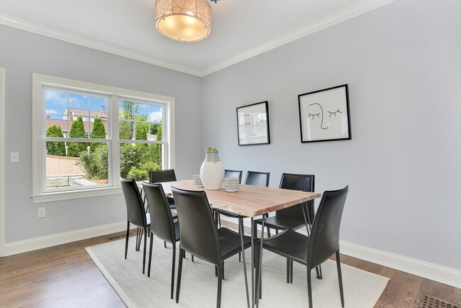 Dining Room - 8 View St