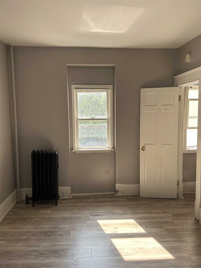 Building Photo - 61 S Hamilton St