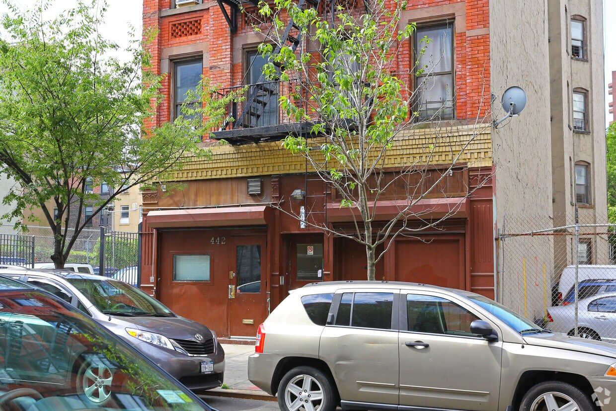 Building Photo - 442-444 E 115th St