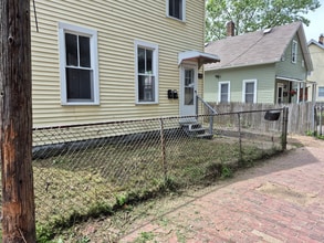 Building Photo - 3124 W 11th Pl