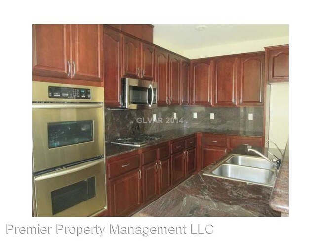 Building Photo - 5 br, 3.5 bath House - 7177 Los Banderos Ave