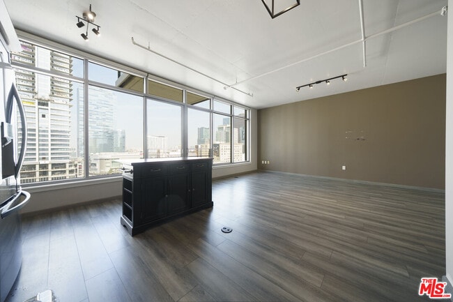 Foto del edificio - 1100 S Hope St