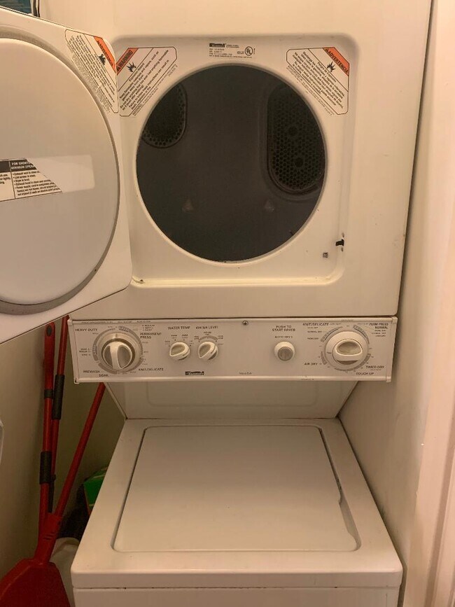 Foto del edificio - 724 Willow Pointe