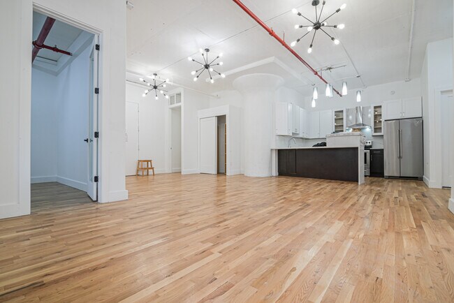 Building Photo - 315 Berry St