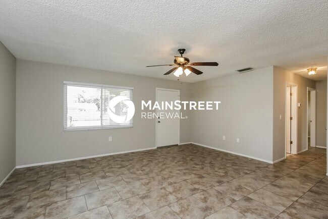 Building Photo - 3 Bedroom Pet-Friendly Home in Sarasota, FL with Main Street Renewal