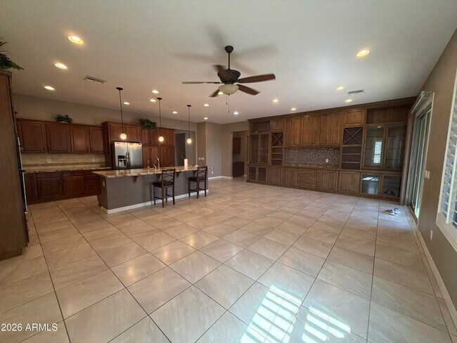 Foto del edificio - 15959 W Cameron Dr