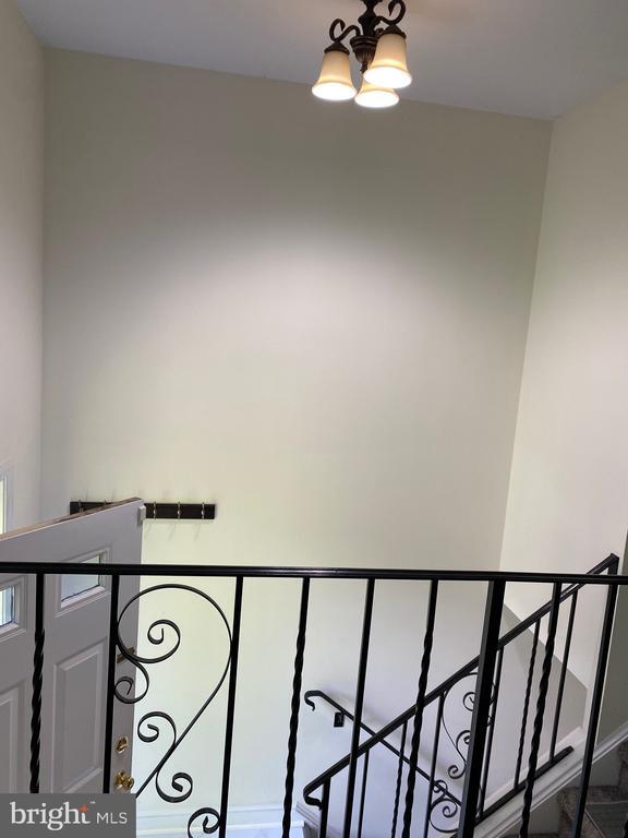 Building Photo - 8532 Abell Way