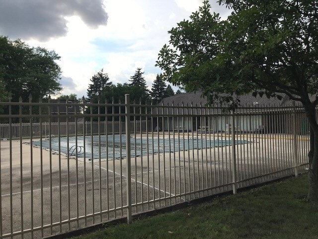 Building Photo - 134 E Bailey Rd