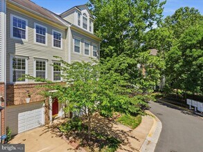 Building Photo - 5302 Chieftain Cir