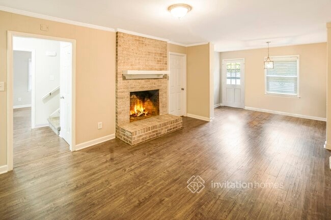 Building Photo - 1410 Crescent St