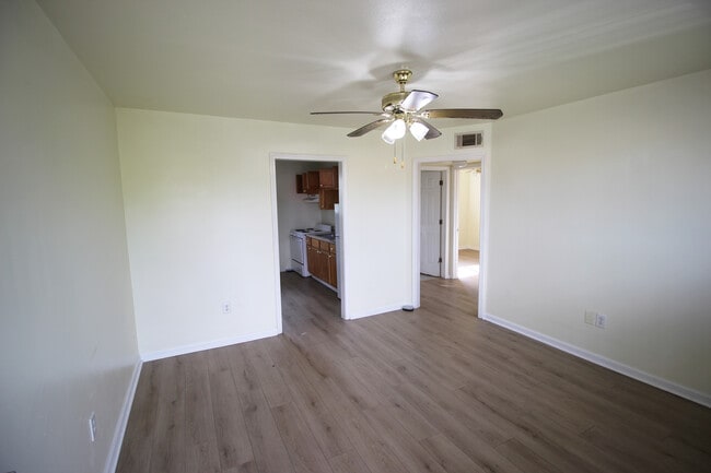 Building Photo - 9031 Palm St