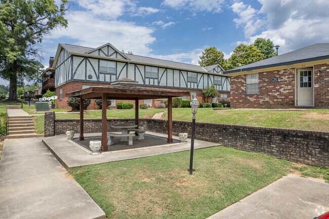Foto del edificio - Heritage Place Apartments