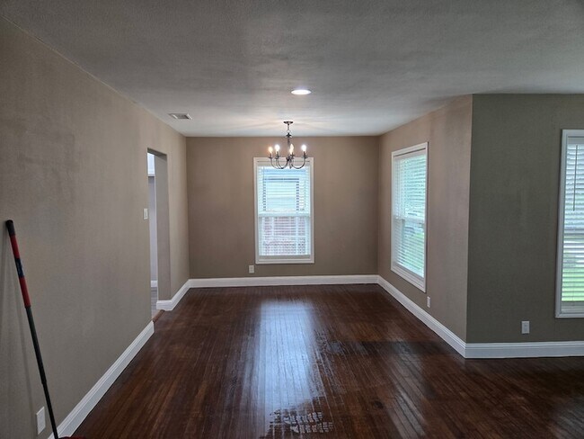 Foto del edificio - 3251 W Fuller Ave