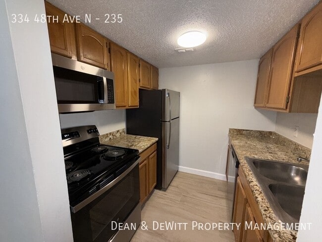 Foto del edificio - 334 48th Ave N