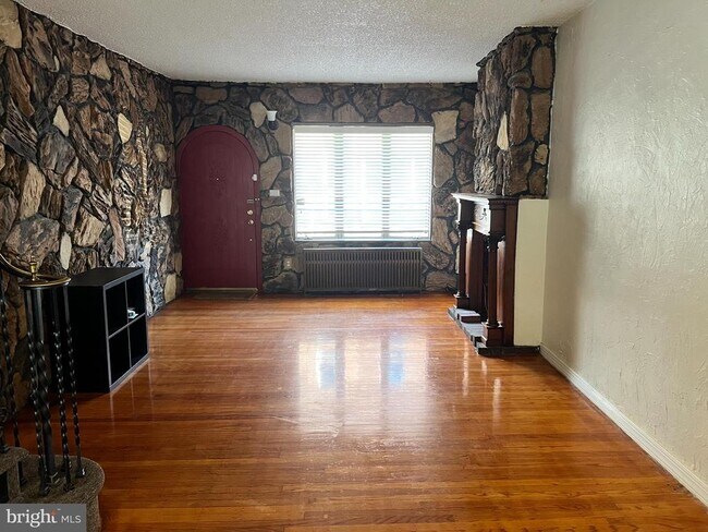 Foto del edificio - 2408 S Sartain St