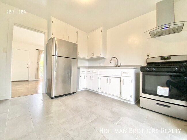 Foto del edificio - 2404 2nd Ave