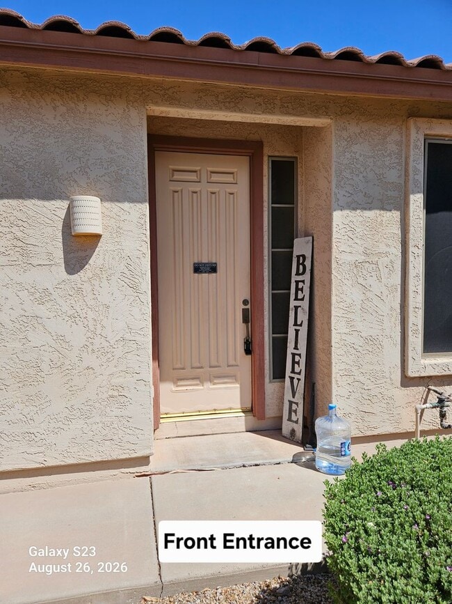 Building Photo - 1107 E San Tan Dr
