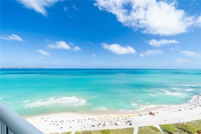 Foto del edificio - 6301 Collins Ave