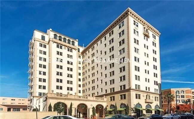 Foto del edificio - 315 W 3rd St