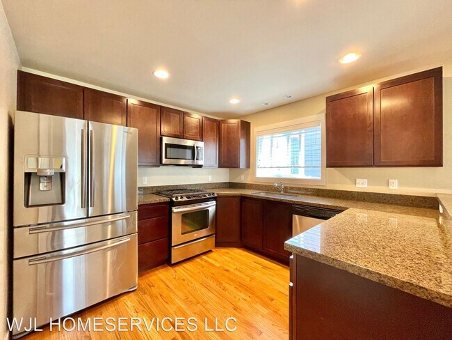 Foto del edificio - 3 br, 2.5 bath House - 928 N 96th Street