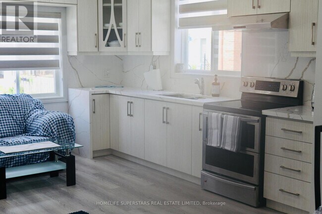 Building Photo - 28 Estateview Cir