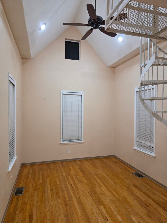 Foto del edificio - 212 Broadway Blvd SE