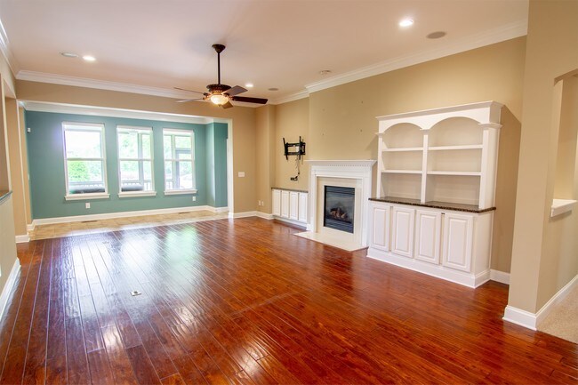 Building Photo - 202 Watson View Dr