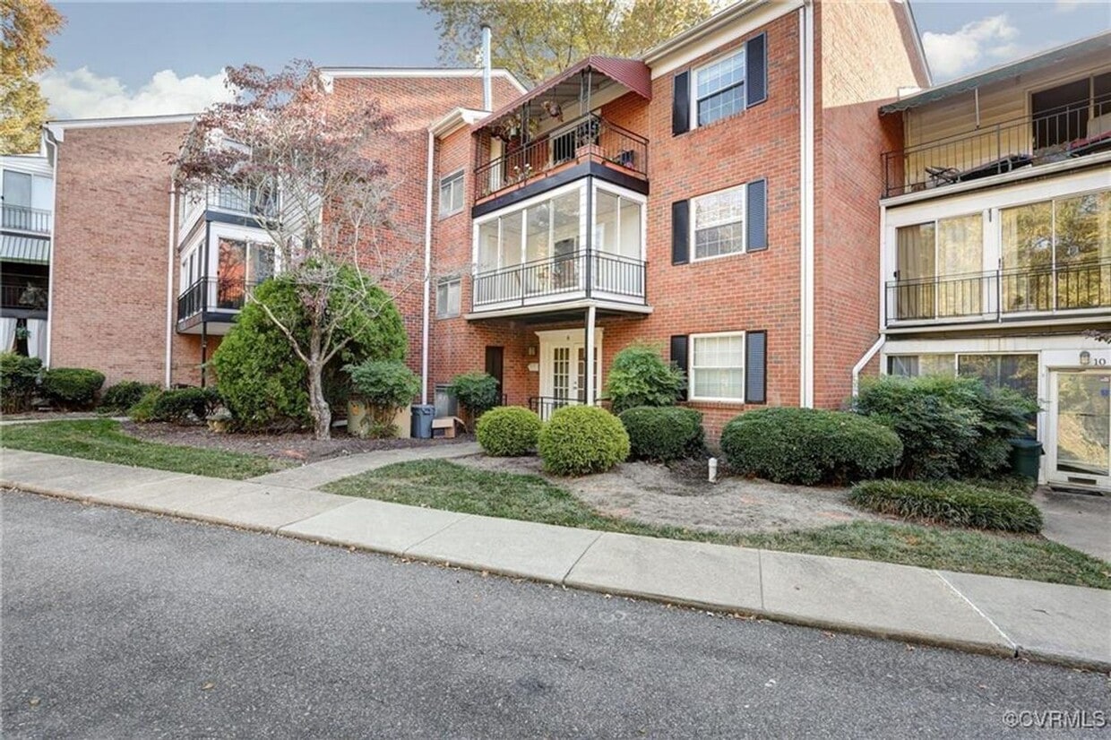 Foto principal - Amenities and Utilities included Richmond Condo Near VCU and UR