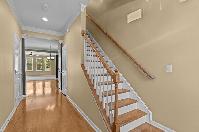 Foto del edificio - Gorgeous 3 Bedroom Townhome w/ Premium Finishes & Amenities - Pet Friendly!