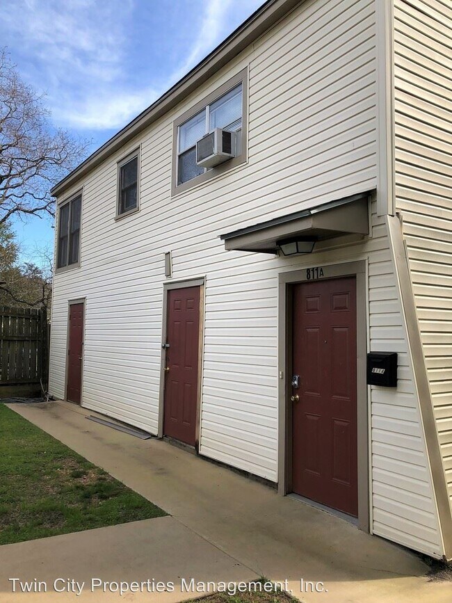 Building Photo - 811 E 31st St