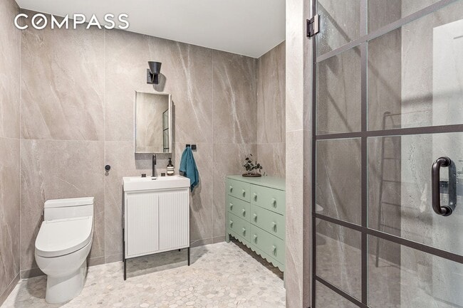 Foto del edificio - 237 Rutland Rd